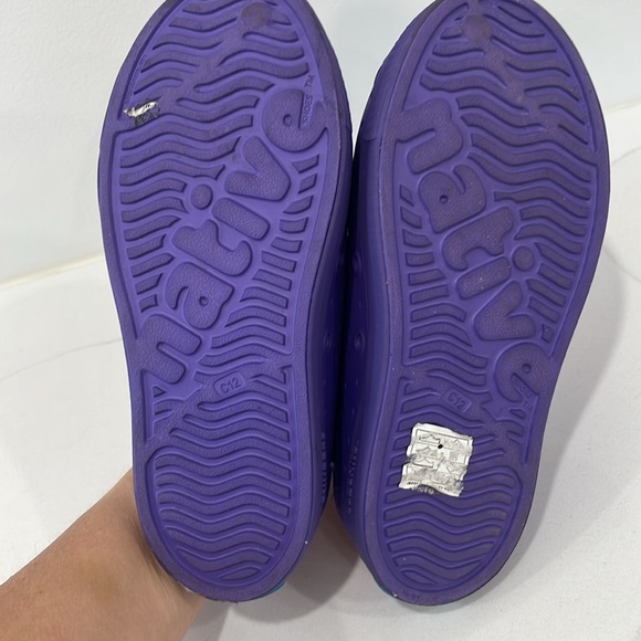 Native Slippers - Picture 7 of 7